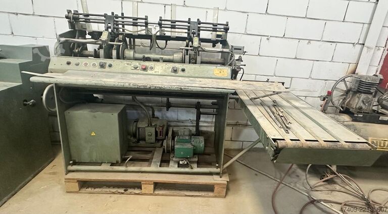 Boekbindmachine Kolbus BF 522 Case Making Line