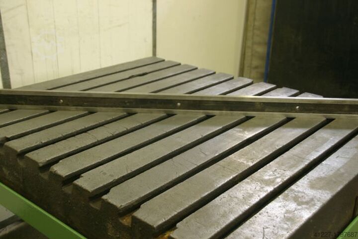 Spændeplade med T slids Stolle 1300/1100/H820 mm