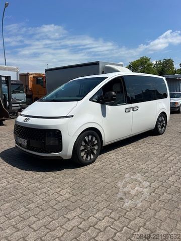 Minibús HYUNDAI STARIA 2.2 CRDi Signature-4WD-Bose-Pano-Voll