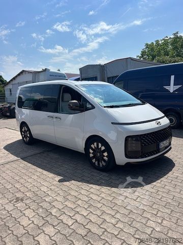 Minibús HYUNDAI STARIA 2.2 CRDi Signature-4WD-Bose-Pano-Voll