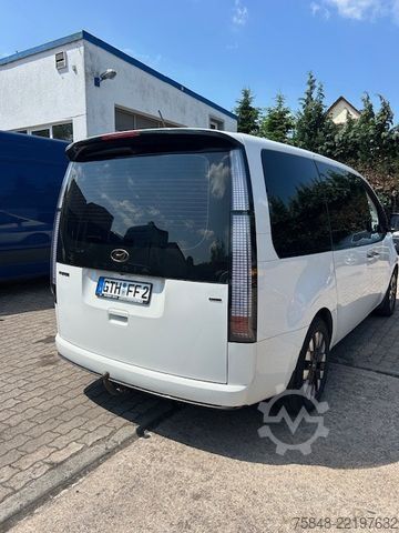 Minibús HYUNDAI STARIA 2.2 CRDi Signature-4WD-Bose-Pano-Voll