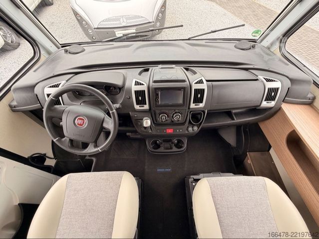 Integrovaný obytný vůz CARADO I 447 *Einzelbetten-Hubbett-Automatik*