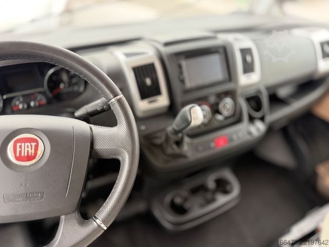 Integrovaný obytný vůz CARADO I 447 *Einzelbetten-Hubbett-Automatik*