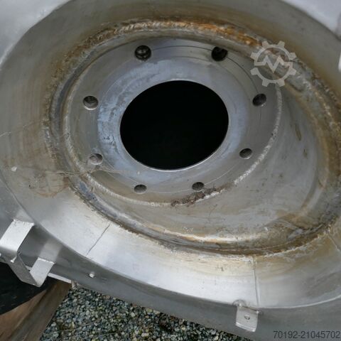 8000 literes, V2A anyagú szigetelt tartály oldalsó propellerkeverővel  9469