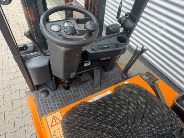 Elektrikli 3 tekerlekli forklift Still R50-15