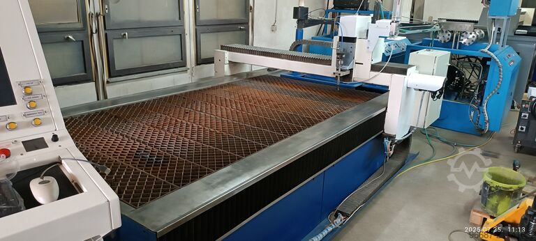 Waterjet snijmachine TRUMPF waterjet cutting machine