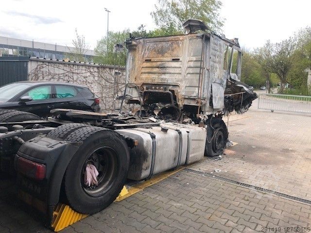 Standardowy ciągnik siodłowy MAN 18.500 4x2 Zgm Bj 19 Mit Auflieger *Abgebrannt*