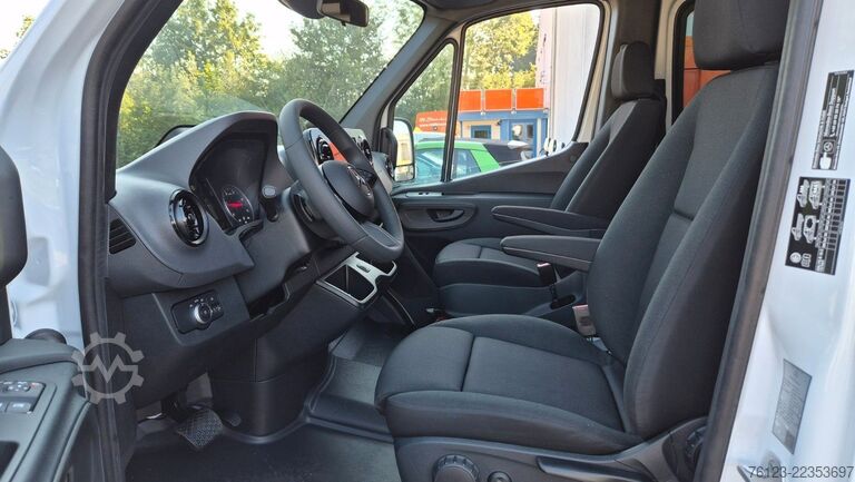 Minibus MERCEDES-BENZ 10 Sprinter Lord Light 22 Sitzer Vorlauffahrzeug