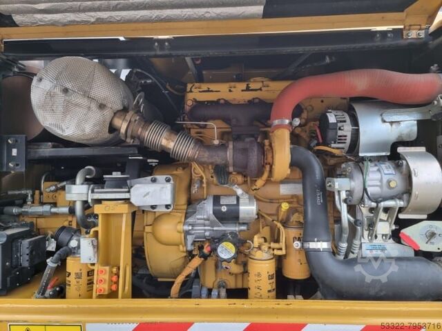 Mobile excavator Caterpillar - Only 4000 hrs! Caterpillar M313D