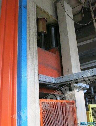 Hydraulische pers Caronno 650 Tonnen Viersäulenpresse