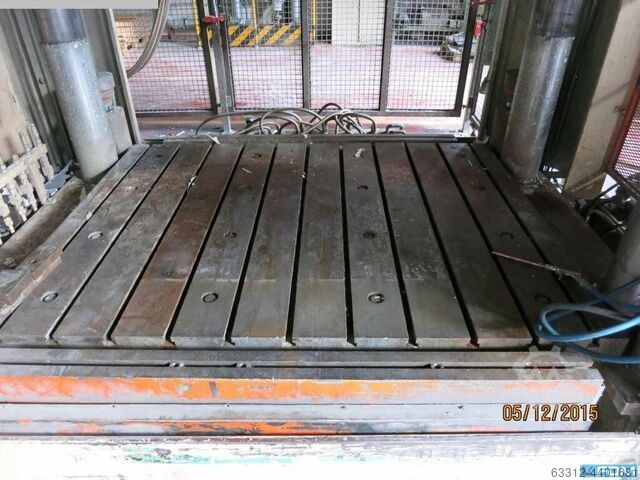 Hydraulische pers Caronno 650 Tonnen Viersäulenpresse