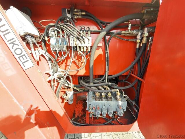 Volle container reachstacker CVS Ferrari F328PB