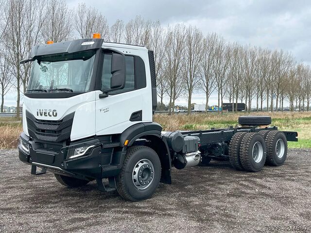 Telaio con cabina Iveco T-Way AD380T43H-4500 AT Chassis Cabin (9 units)