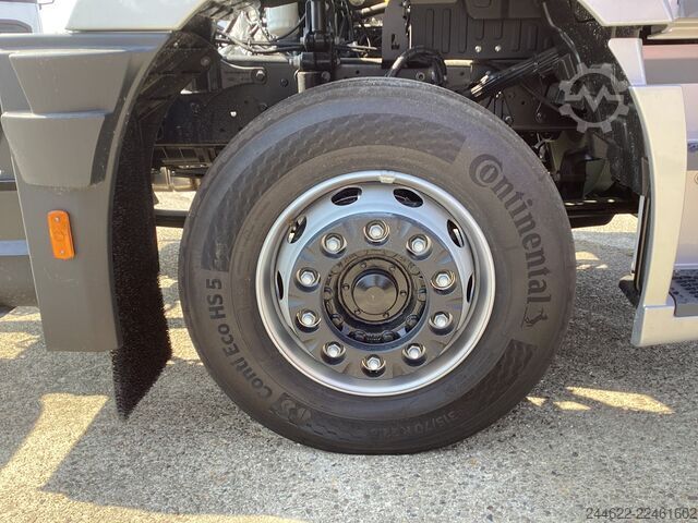 Camion con carrozzeria personalizzata Ford Ford 4x2 Road 1833 Daycab