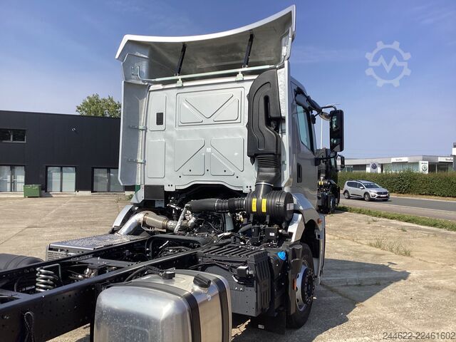 Camion con carrozzeria personalizzata Ford Ford 4x2 Road 1833 Daycab