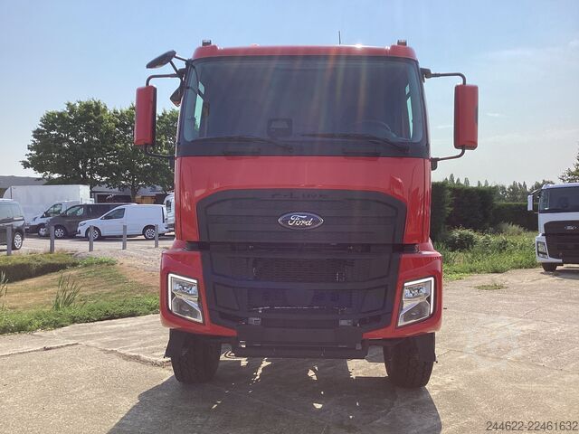 Châssis de camion Ford 8x4 Construction 4145D Low Roof Sleeper