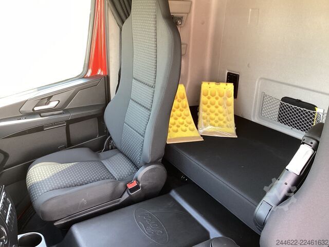 Châssis de camion Ford 8x4 Construction 4145D Low Roof Sleeper