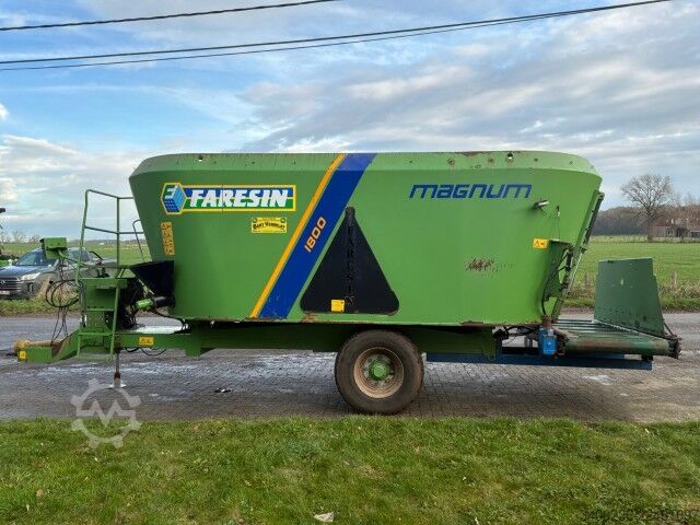 Voermengwagen Faresin TMRV-D1800