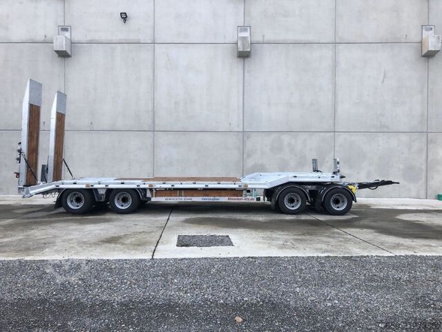 Low loader trailer Möslein T 4 VB H1  neuer 4 Achs Tieflader hydraulischen Rampen