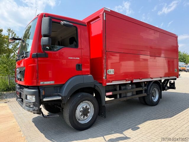 Kamion za prevoz pića MAN TGM 13.290 4x4 Getränke/Seitenlader+LBW/Navi