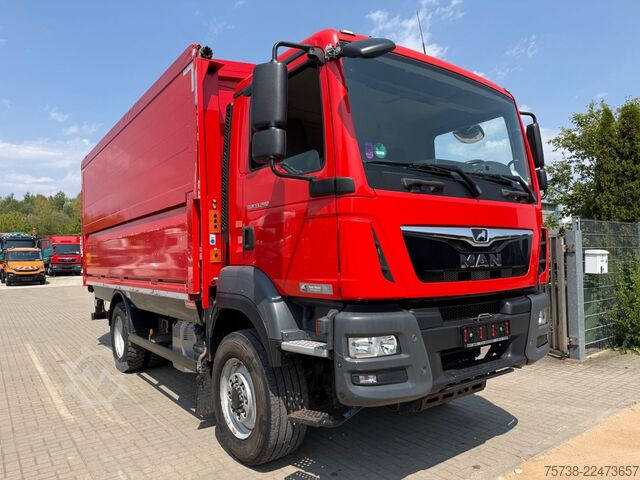 Kamion za prevoz pića MAN TGM 13.290 4x4 Getränke/Seitenlader+LBW/Navi