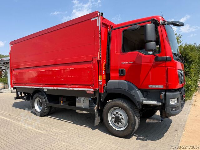 Kamion za prevoz pića MAN TGM 13.290 4x4 Getränke/Seitenlader+LBW/Navi