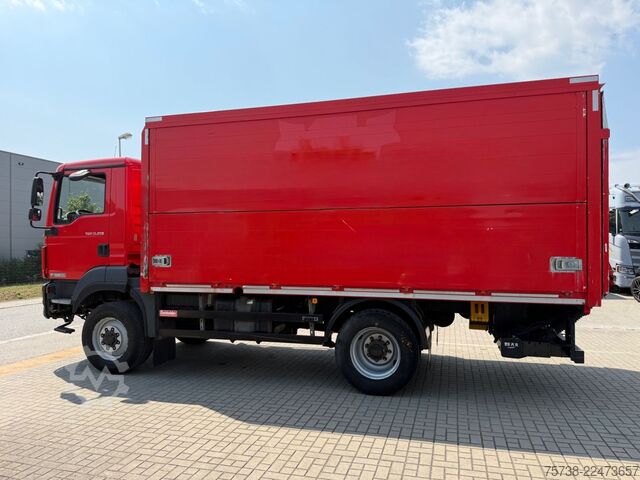Kamion za prevoz pića MAN TGM 13.290 4x4 Getränke/Seitenlader+LBW/Navi