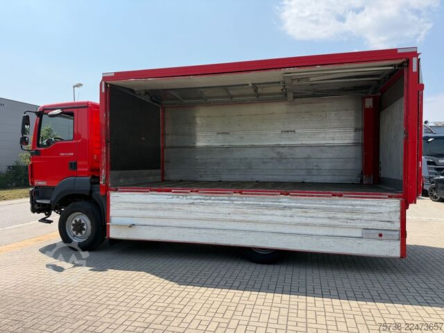 Kamion za prevoz pića MAN TGM 13.290 4x4 Getränke/Seitenlader+LBW/Navi