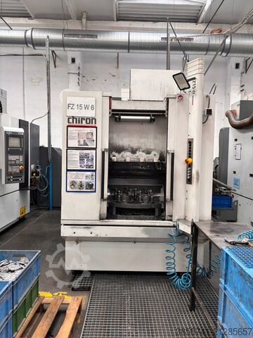Vertical machining center CHIRON FZ 15 W baseline-Korbwechsler