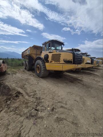 Autocamion cu caroserie tip cutie VOLVO A40E