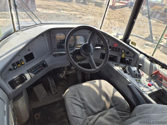 Sandučar kamion VOLVO A40E