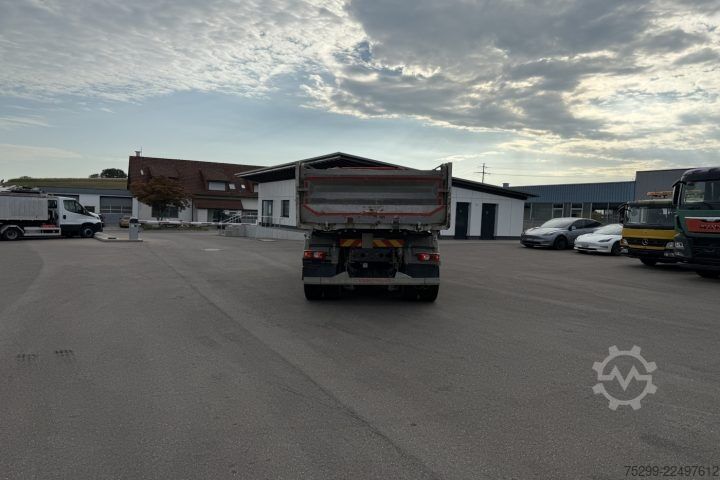 Üç taraflı damperli kamyon Mercedes-Benz Arocs 3243 8x4 Schwarzmüller / Swiss-Vehicle