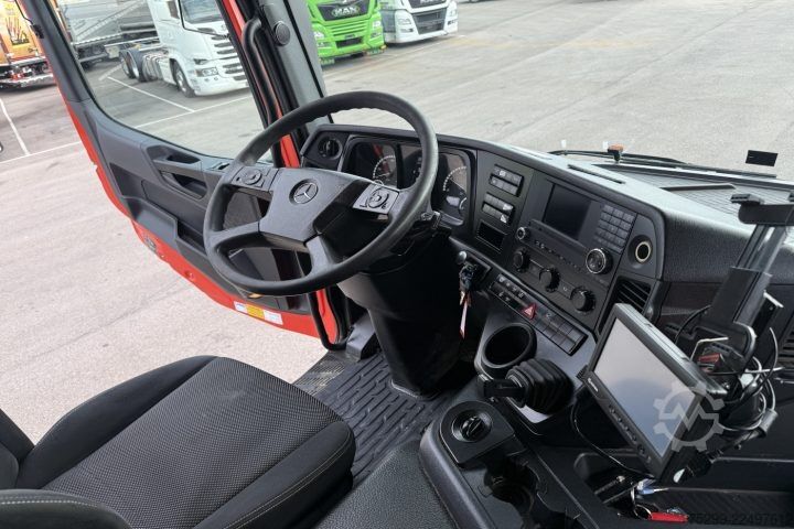 Üç taraflı damperli kamyon Mercedes-Benz Arocs 3243 8x4 Schwarzmüller / Swiss-Vehicle