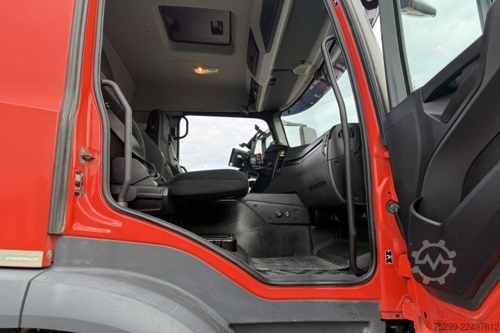 Üç taraflı damperli kamyon Mercedes-Benz Arocs 3243 8x4 Schwarzmüller / Swiss-Vehicle