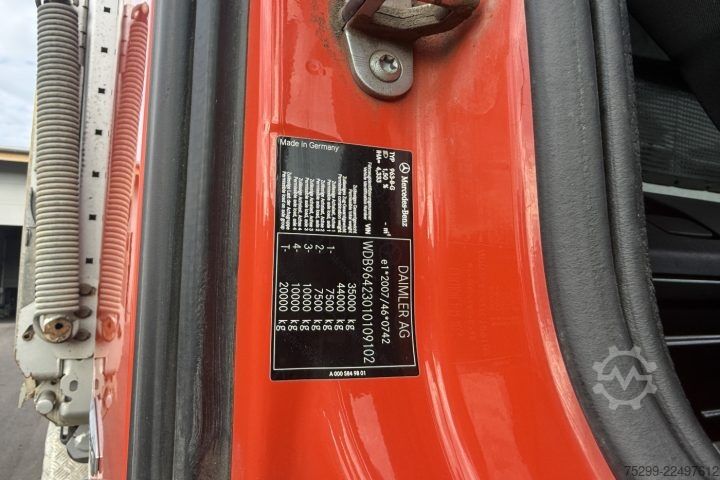 Üç taraflı damperli kamyon Mercedes-Benz Arocs 3243 8x4 Schwarzmüller / Swiss-Vehicle