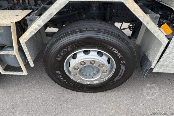 Üç taraflı damperli kamyon Mercedes-Benz Arocs 3243 8x4 Schwarzmüller / Swiss-Vehicle