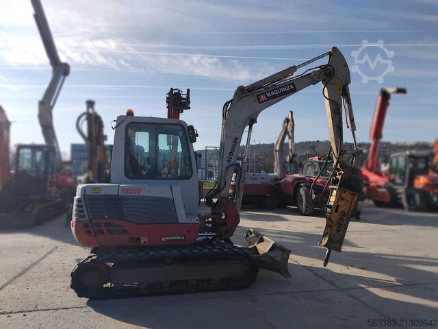 Mini koparka Takeuchi TB250