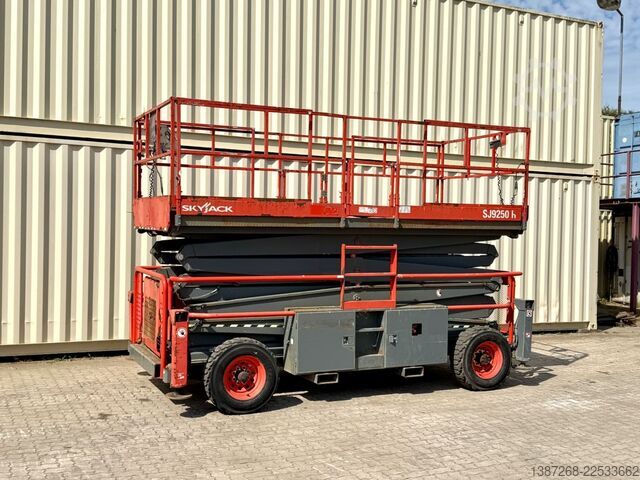 Munkaplatform Skyjack SJ9250RT 4x4 / 17.2 Meter / 2016 BJ