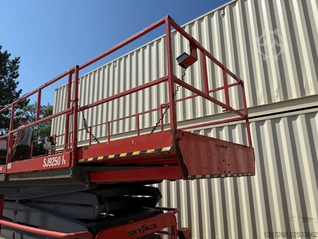 Munkaplatform Skyjack SJ9250RT 4x4 / 17.2 Meter / 2016 BJ