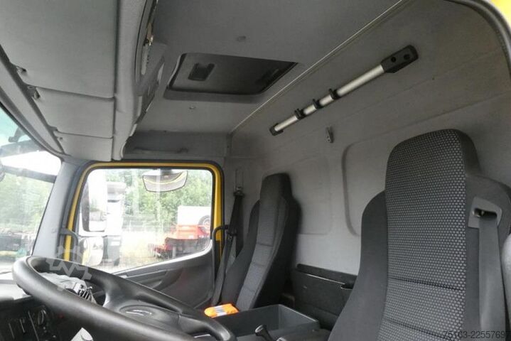 Furgão fechado MERCEDES-BENZ Atego 816 Möbelkoffer
