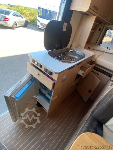 Camper van ROADCAR R 540 - mit Busbiker und Markise