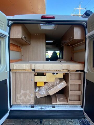 Camper van ROADCAR R 540 - mit Busbiker und Markise