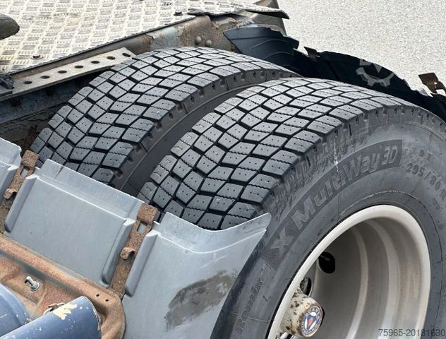 Standaard trekker SCANIA P94-310 EURO 2 MANUAL GEARBOX GOOD CONDITION MIC