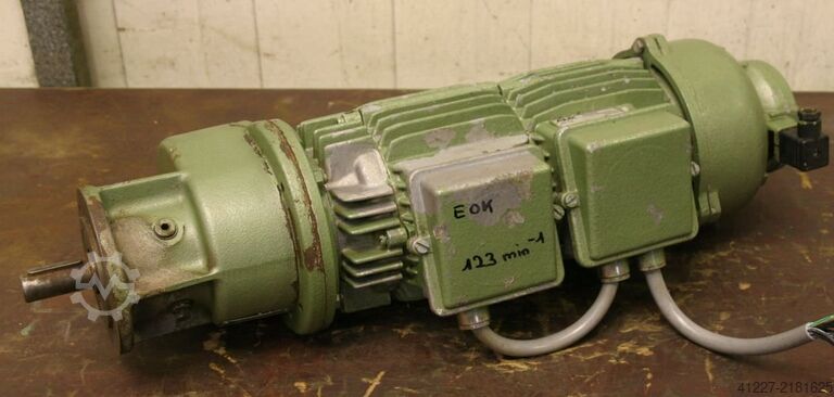 Lichtstroom reductiemotor AMK RDEI 80/2MST