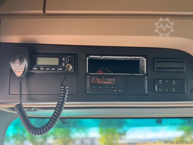 Vrachtwagen met bakwagen MERCEDES-BENZ ACTROS 2545 L / LBW / SEITENTÜRE / STANDKLIMA