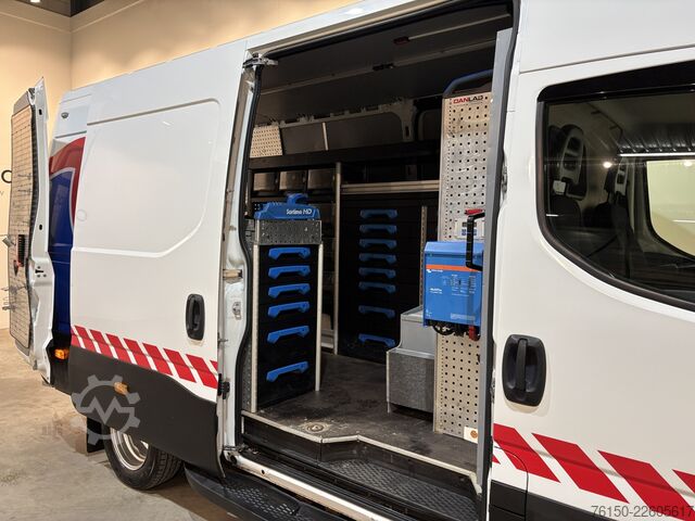 Resväska Iveco DAILY, 50C18 L3H3 180 PK Automaat Servicebus / ...