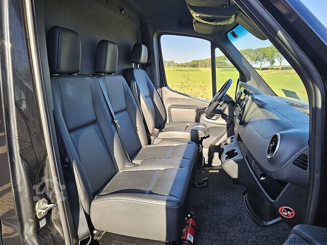 Kombi med högt tak MERCEDES-BENZ SPRINTER 317 L3H2 LED Mbux10!
