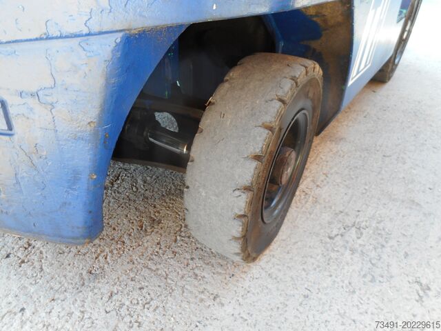 4-wiel heftruck Mitsubishi FD25N Triplex + SS