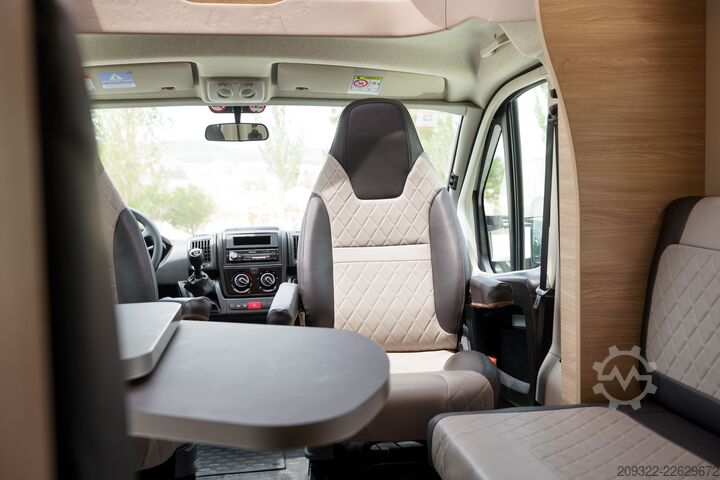 Half-integraal camper Fiat Ducato Weinsberg Carasuite 2020 | Completamente accessoriato|5 posti letto