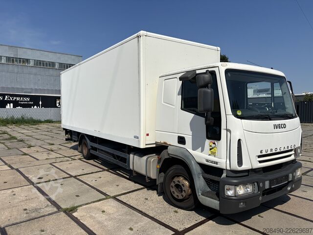 Teherautó dobozos felépítménnyel / emelőhátfallal, eltolható ponyvatetővel (FFH), fekvőhellyel. Iveco Euro Cargo 120E28P, FFH 1 Liege